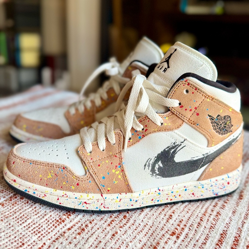 Air Jordan 1 Mid SE Brushstroke (Men’s 8.5)